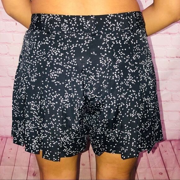 Leifsdottir Loveburst Heart Print Shorts - Picture 3 of 7